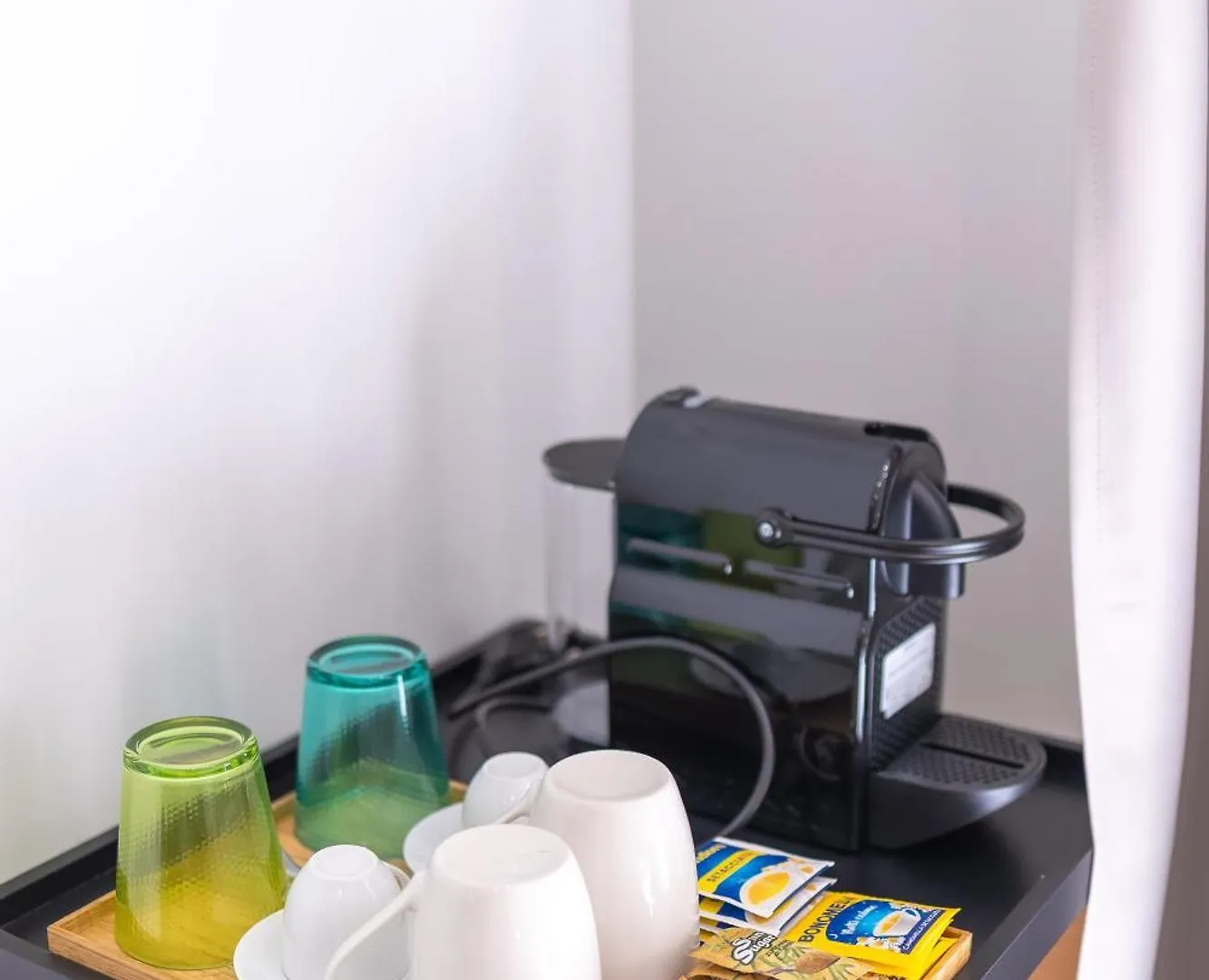 The Ease Bed & Breakfast Naples Italy